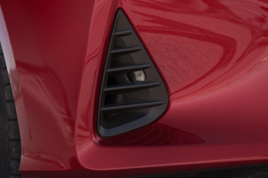 Детали экстерьера Lexus RC300h 2018 года  (WW) (фото 72 из 139)